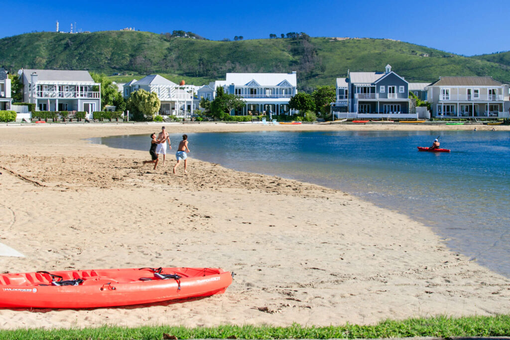 Thesen Harbour Town in Knysna near Thesen Islands with cafés, boutiques and waterfront dining.
